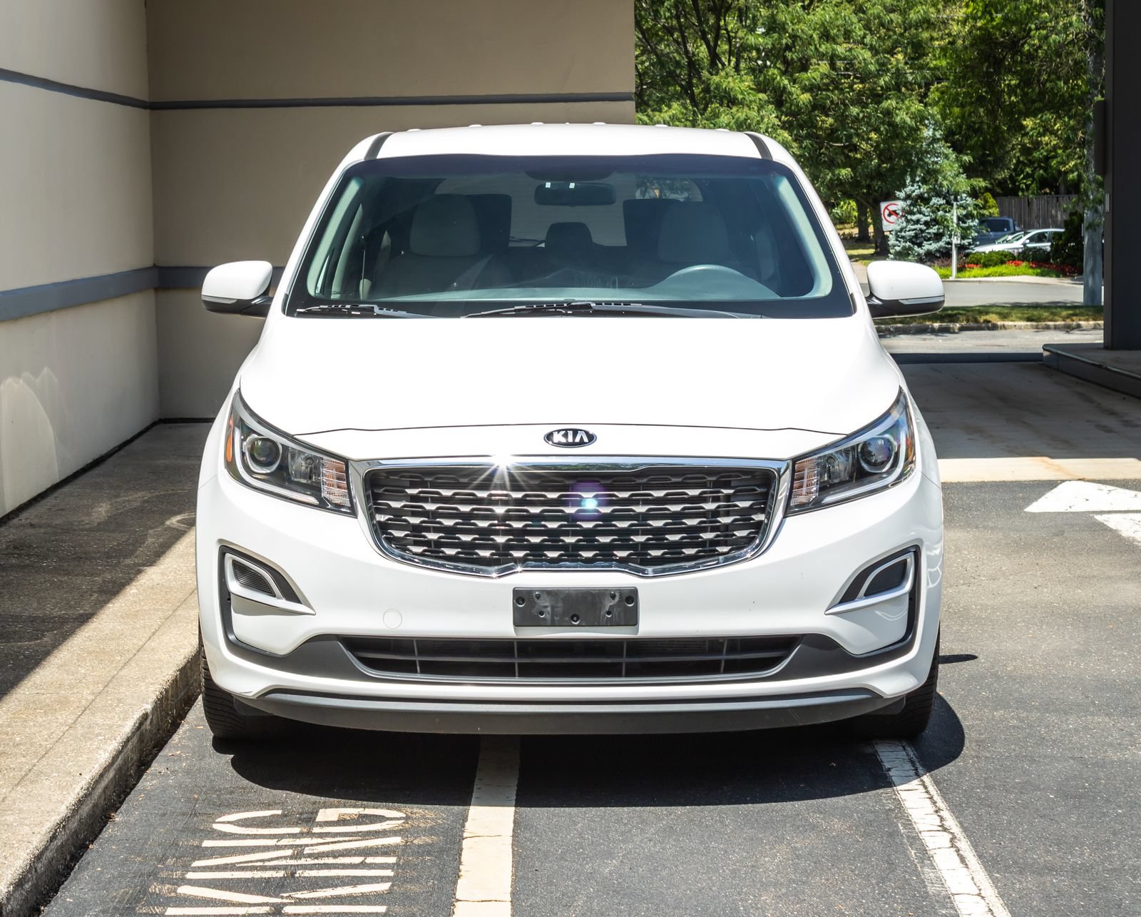 Used 2020 Kia Sedona LX FWD video 2