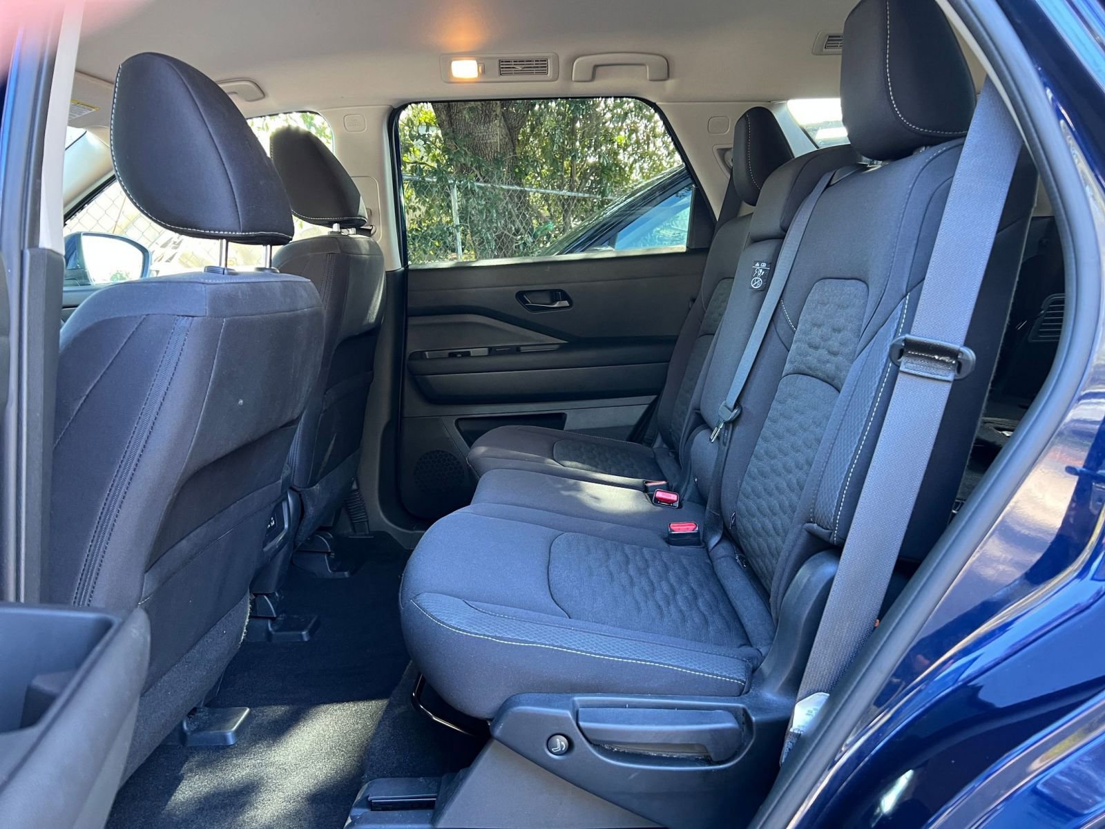 Used 2025 Nissan Pathfinder SV image 20