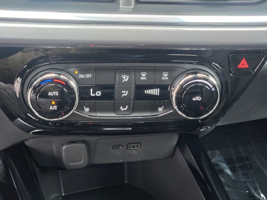 Used 2025 Chevrolet Trax ACTIV w/ Driver Confidence Package image 20