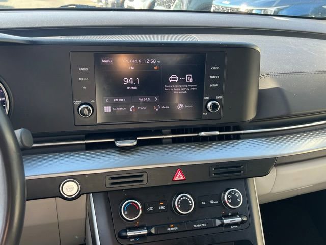 Certified 2024 Kia Carnival LX image 18