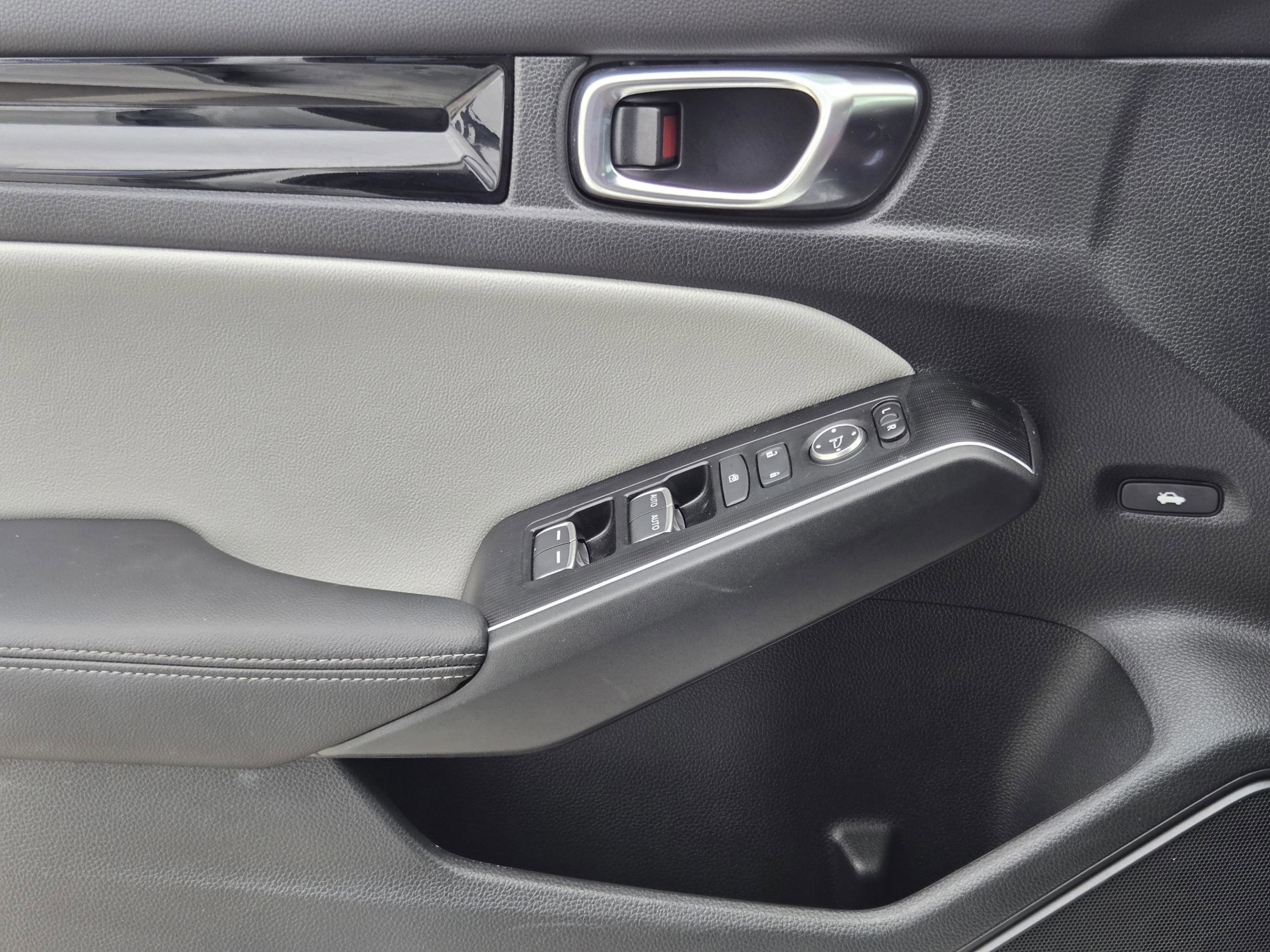 Certified 2025 Honda Civic FWD Hybrid Sedan image 19