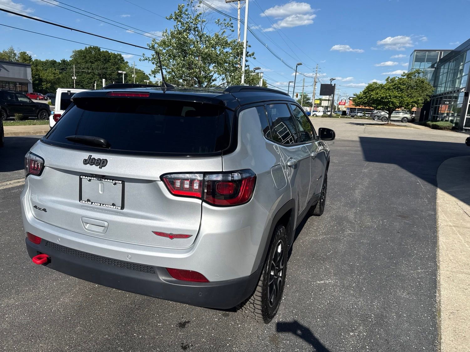 Used 2025 Jeep Compass Trailhawk AWD/4WD image 7