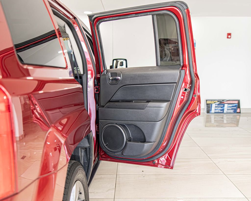 Used 2015 Jeep Patriot High Altitude image 35