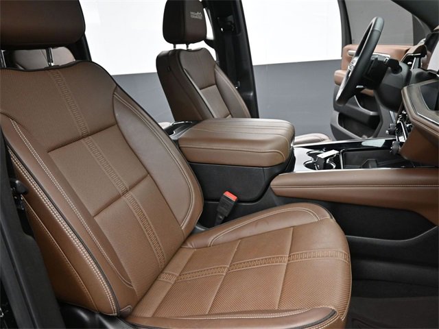 Used 2025 Chevrolet Suburban High Country w/ LPO, Illumination Package image 23