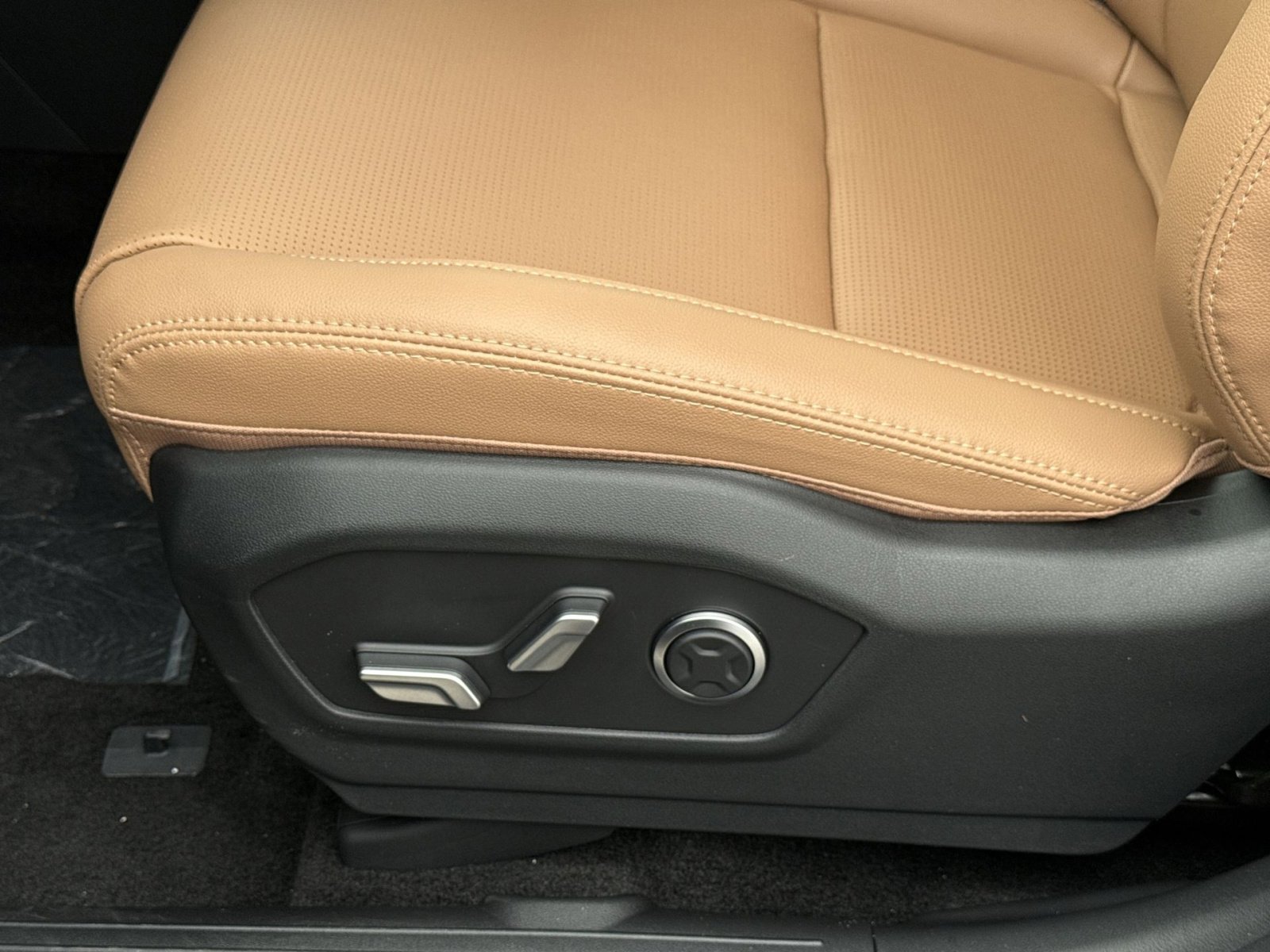 New 2026 Hyundai Santa Fe Limited image 14