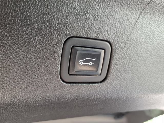 Used 2022 Chevrolet Tahoe Premier AWD/4WD image 25