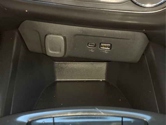 Used 2024 Chevrolet Trax LS w/ LS Convenience Package FWD image 19
