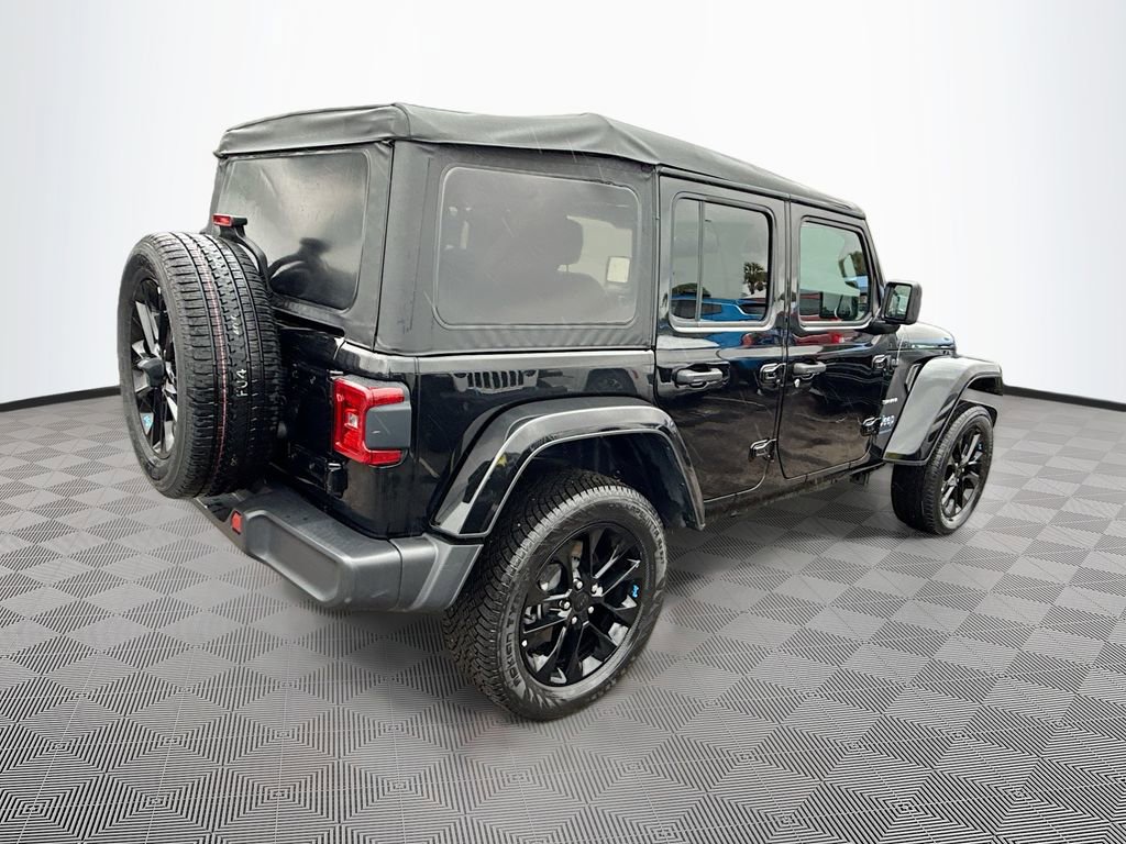 Used 2023 Jeep Wrangler Unlimited Sahara AWD/4WD image 6