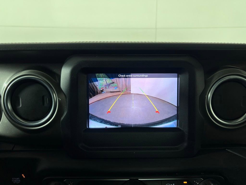 Used 2018 Jeep Wrangler Unlimited Sahara AWD/4WD image 28