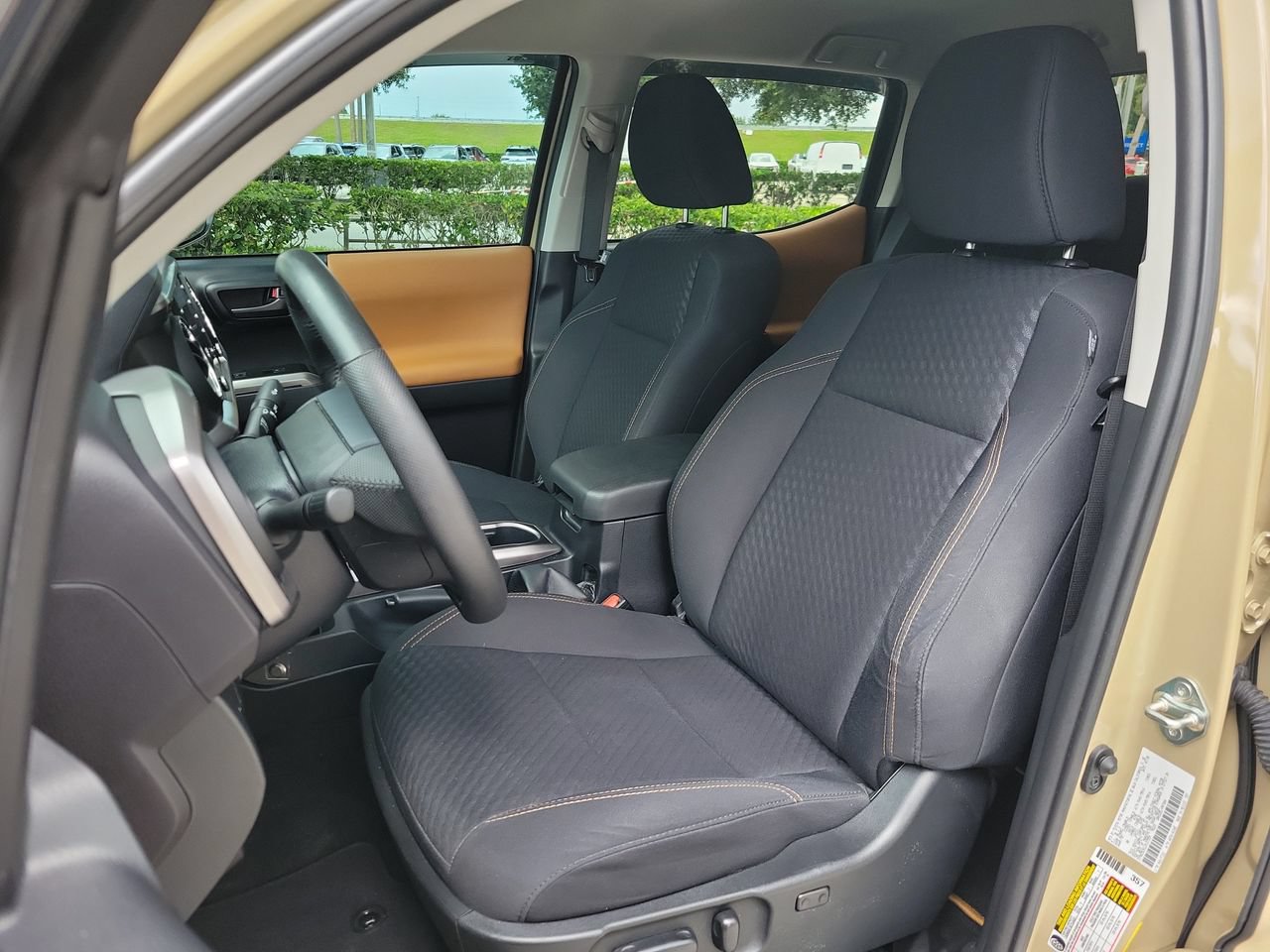 Used 2020 Toyota Tacoma SR5 RWD image 16