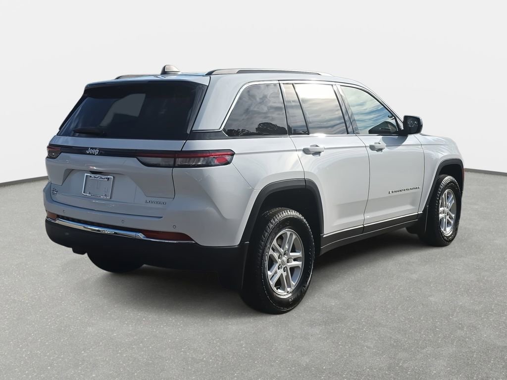 New 2025 Jeep Grand Cherokee Laredo image 5