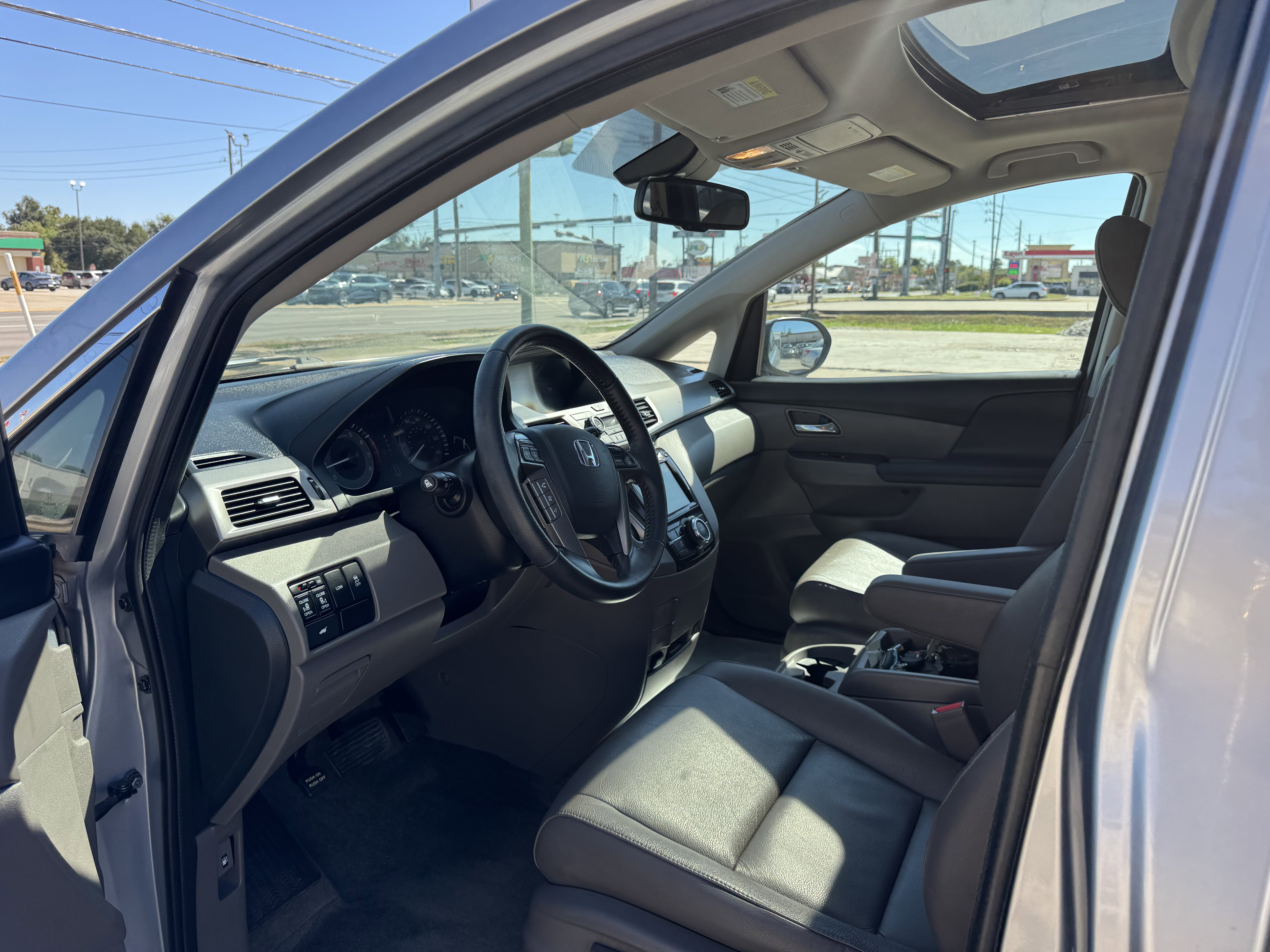 Used 2017 Honda Odyssey EX-L image 7