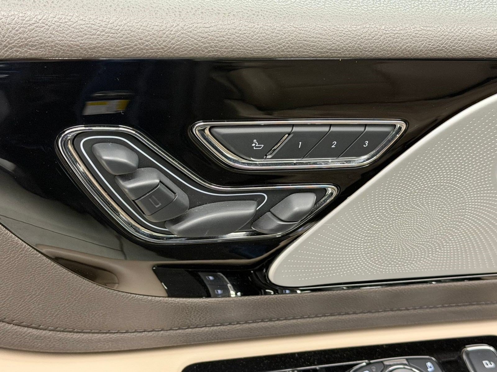 Used 2020 Lincoln Aviator Reserve w/ Equipment Group 202A AWD/4WD image 12