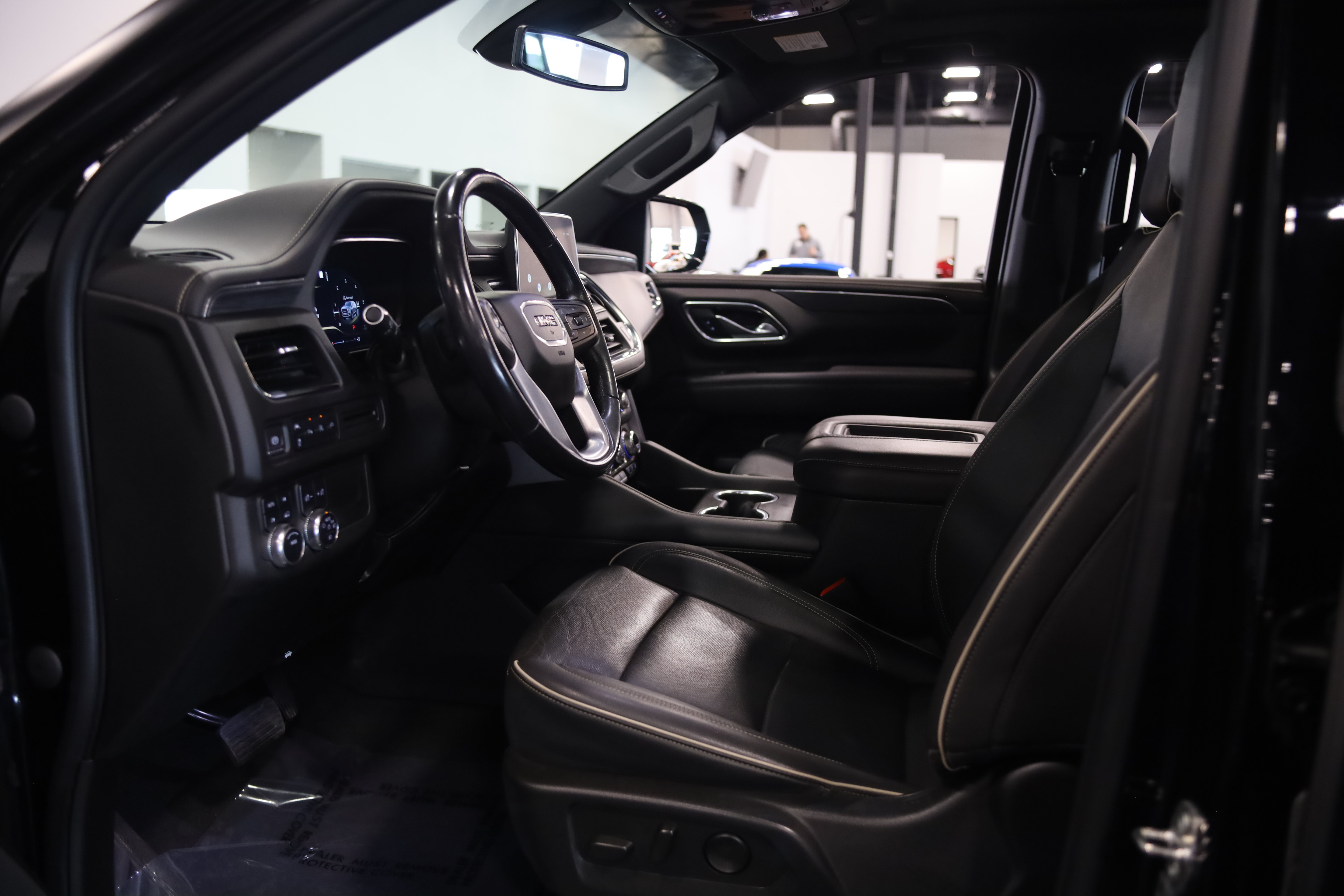 Used 2022 GMC Yukon SLT AWD/4WD image 16