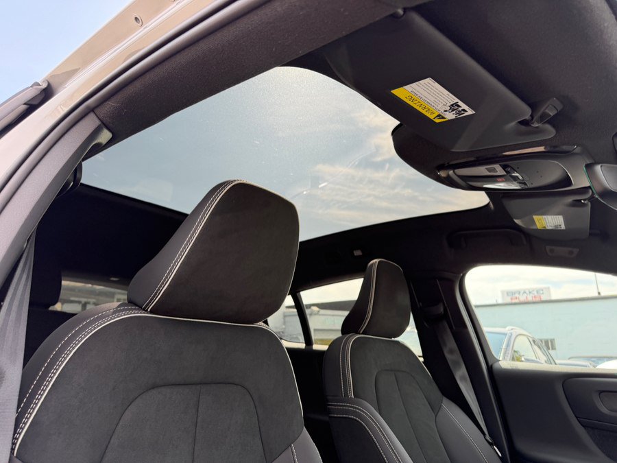 Used 2023 Volvo C40 P8 Recharge Plus w/ Protection Package Premier AWD/4WD image 30