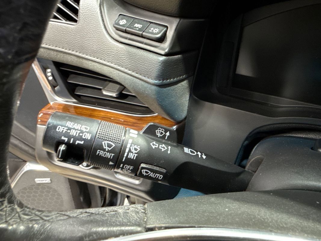 Used 2015 Cadillac Escalade Premium image 76