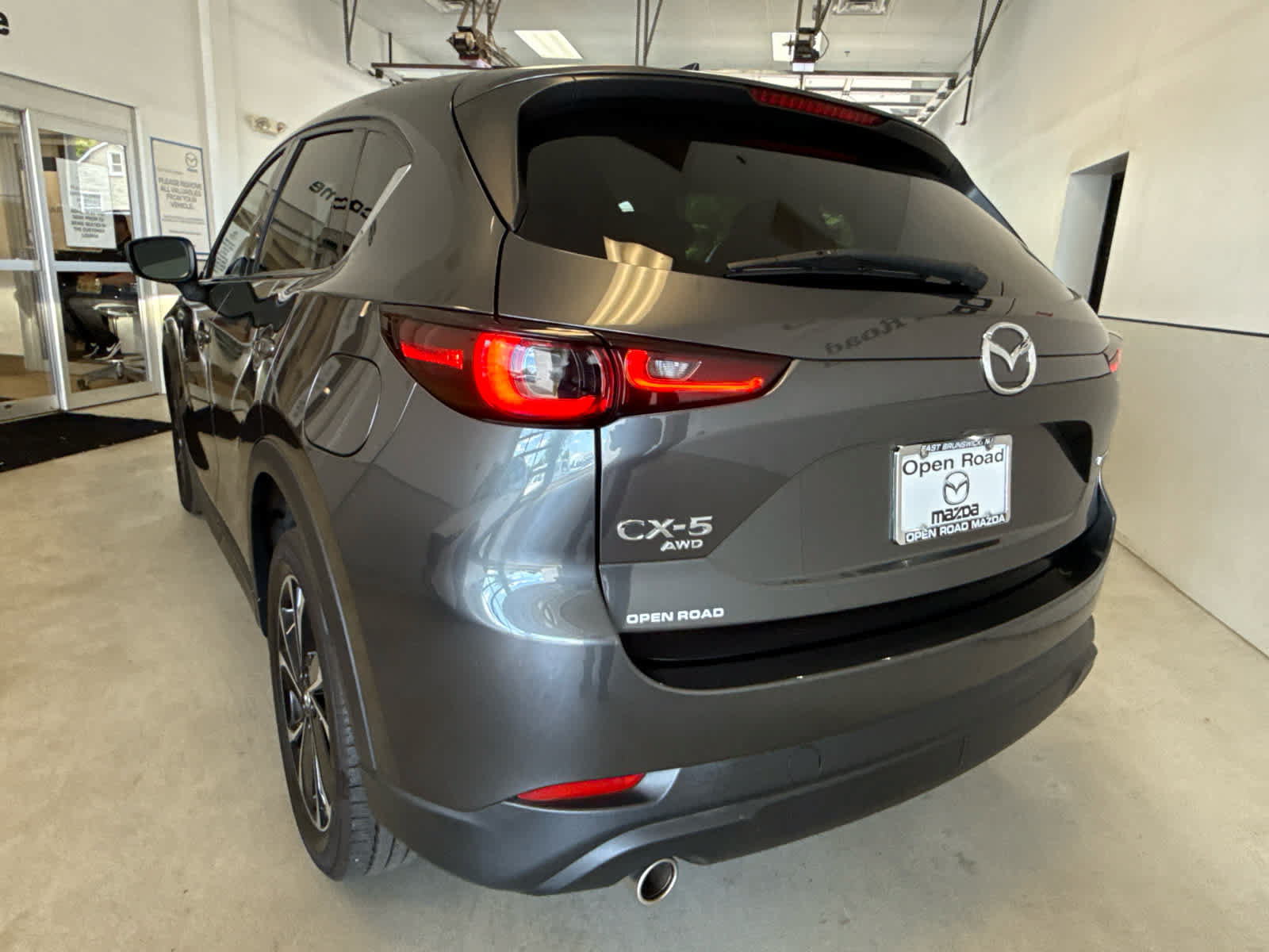 Certified 2023 MAZDA CX-5 AWD 2.5 S w/ Premium Package image 5