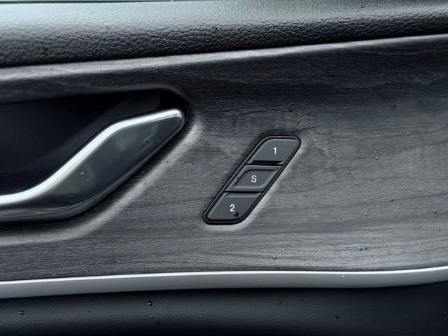 Used 2022 Jeep Grand Cherokee Limited AWD/4WD image 16