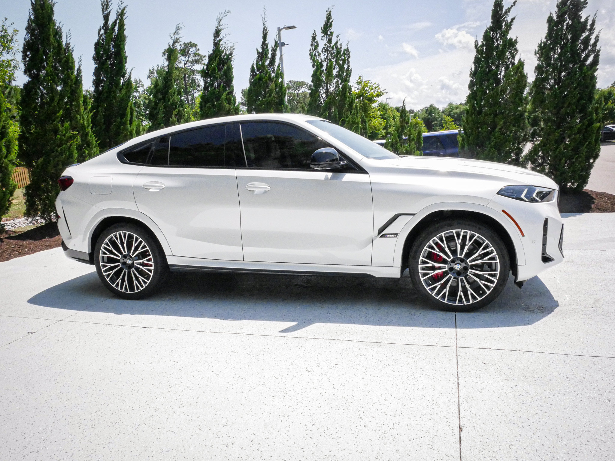 Used 2024 BMW X6 M60i AWD/4WD image 11