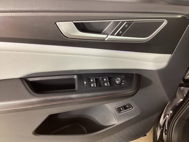 Used 2025 Volkswagen Atlas Peak Edition SE AWD/4WD image 11