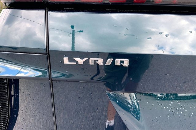 Used 2024 Cadillac Lyriq Luxury AWD/4WD image 7