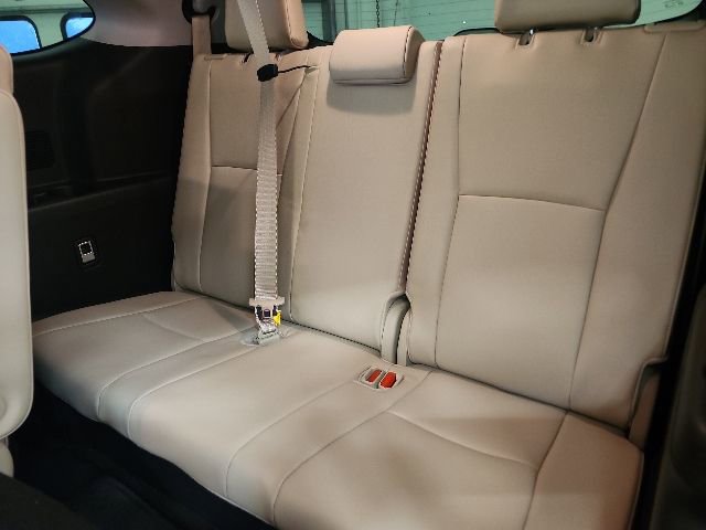 Certified 2025 Toyota Highlander Limited AWD/4WD image 38