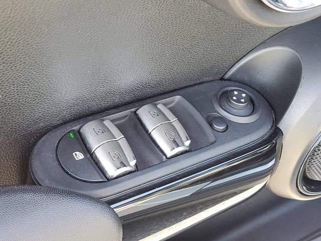 Used 2020 MINI Cooper 4-Door Hardtop FWD image 24