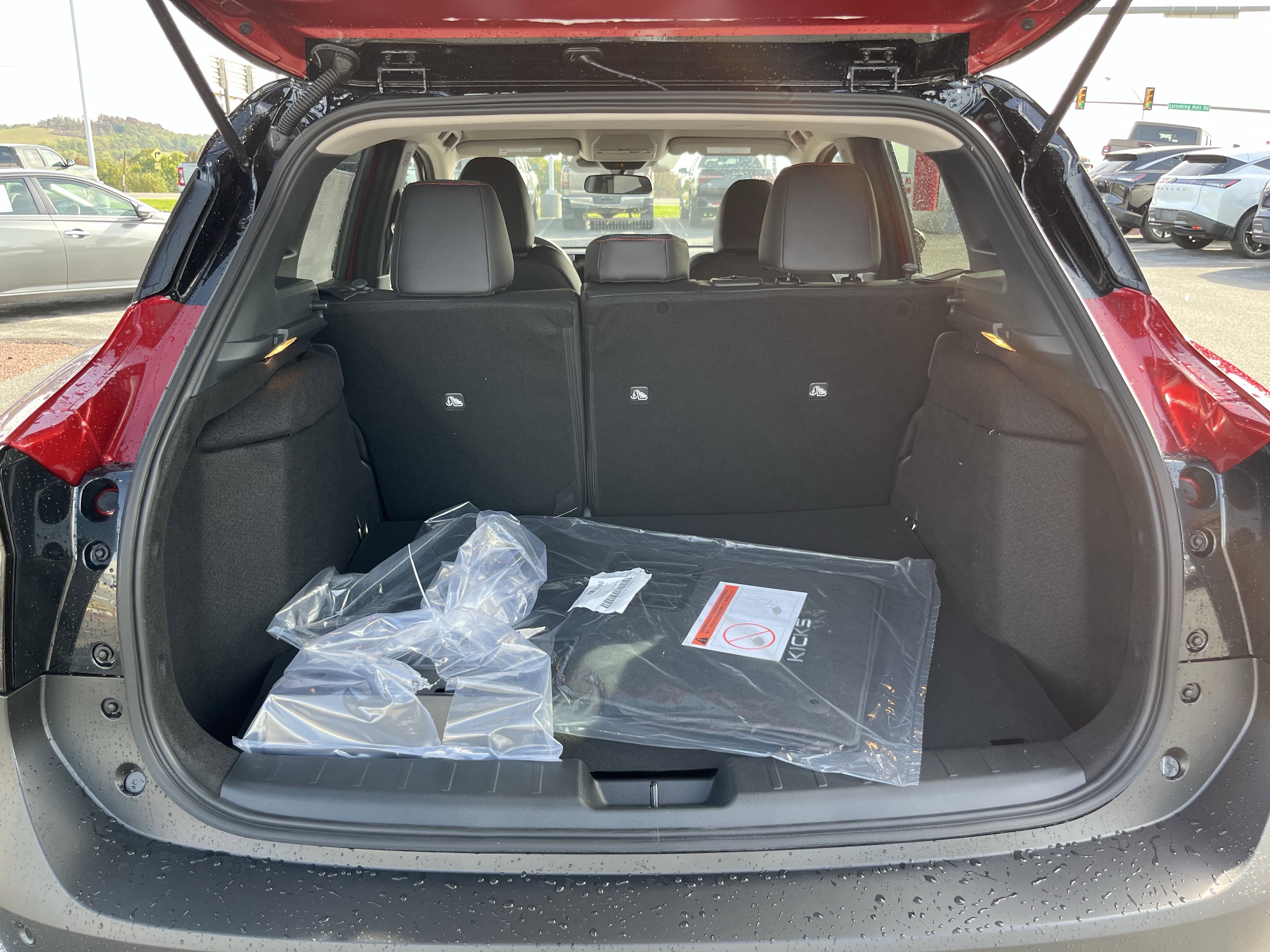 New 2026 Nissan Kicks SR w/ SR Premium Package image 5
