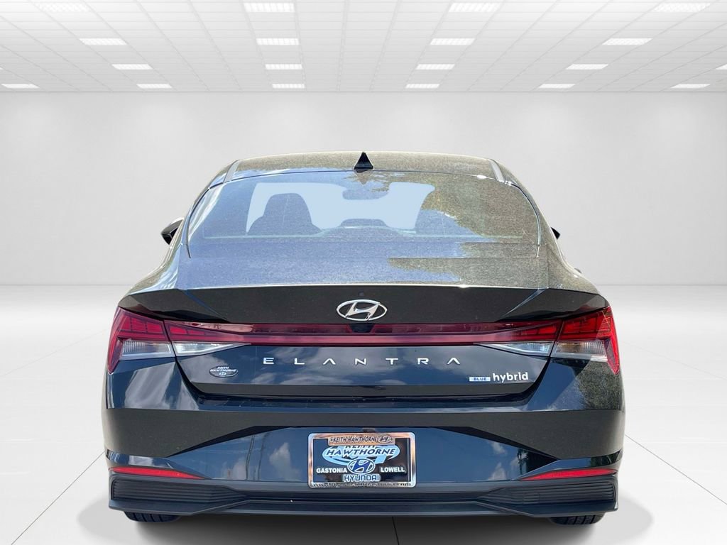 Used 2022 Hyundai Elantra Blue FWD image 4