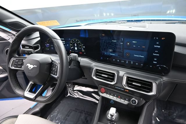 Used 2025 Ford Mustang Premium RWD image 15