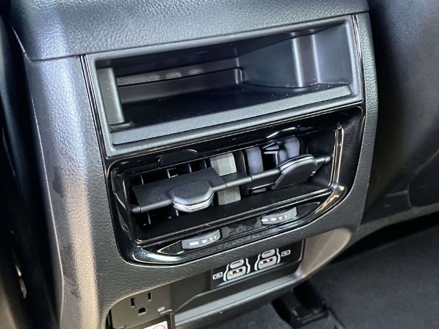 Used 2023 Jeep Grand Cherokee Altitude AWD/4WD image 20