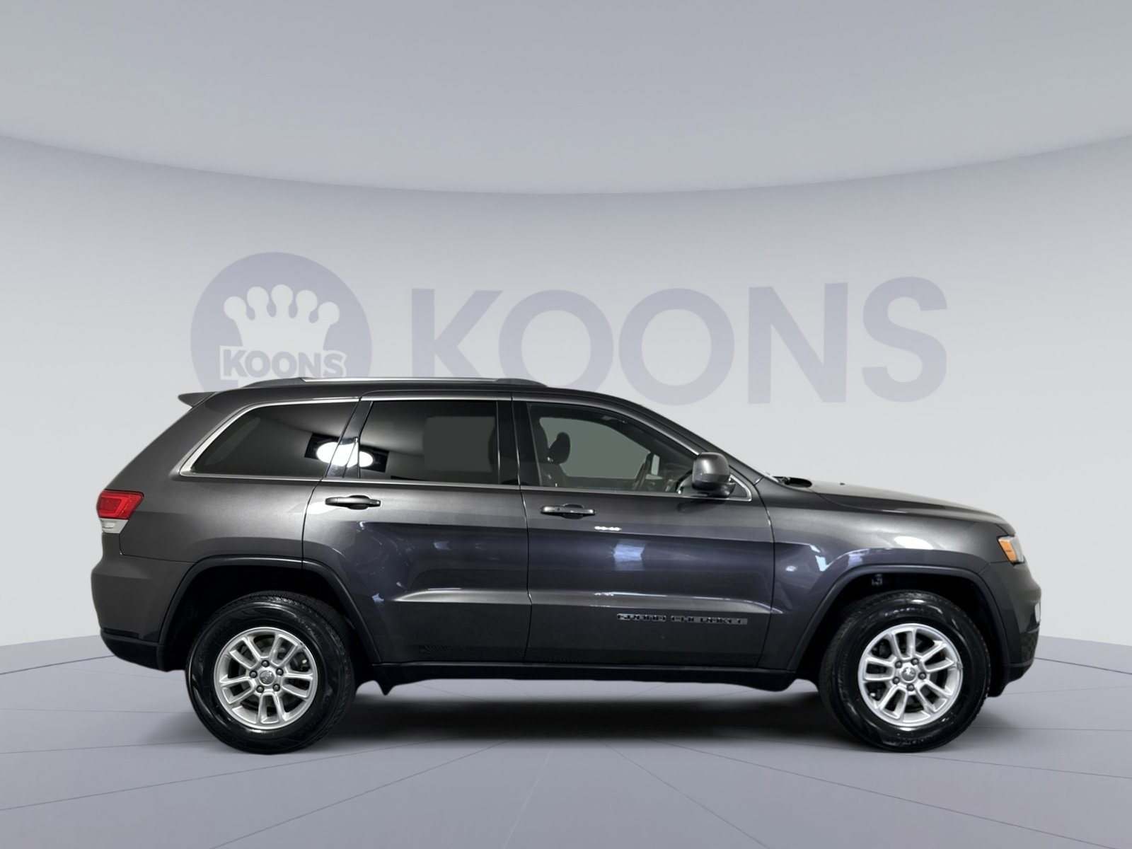 Used 2019 Jeep Grand Cherokee Laredo AWD/4WD image 8