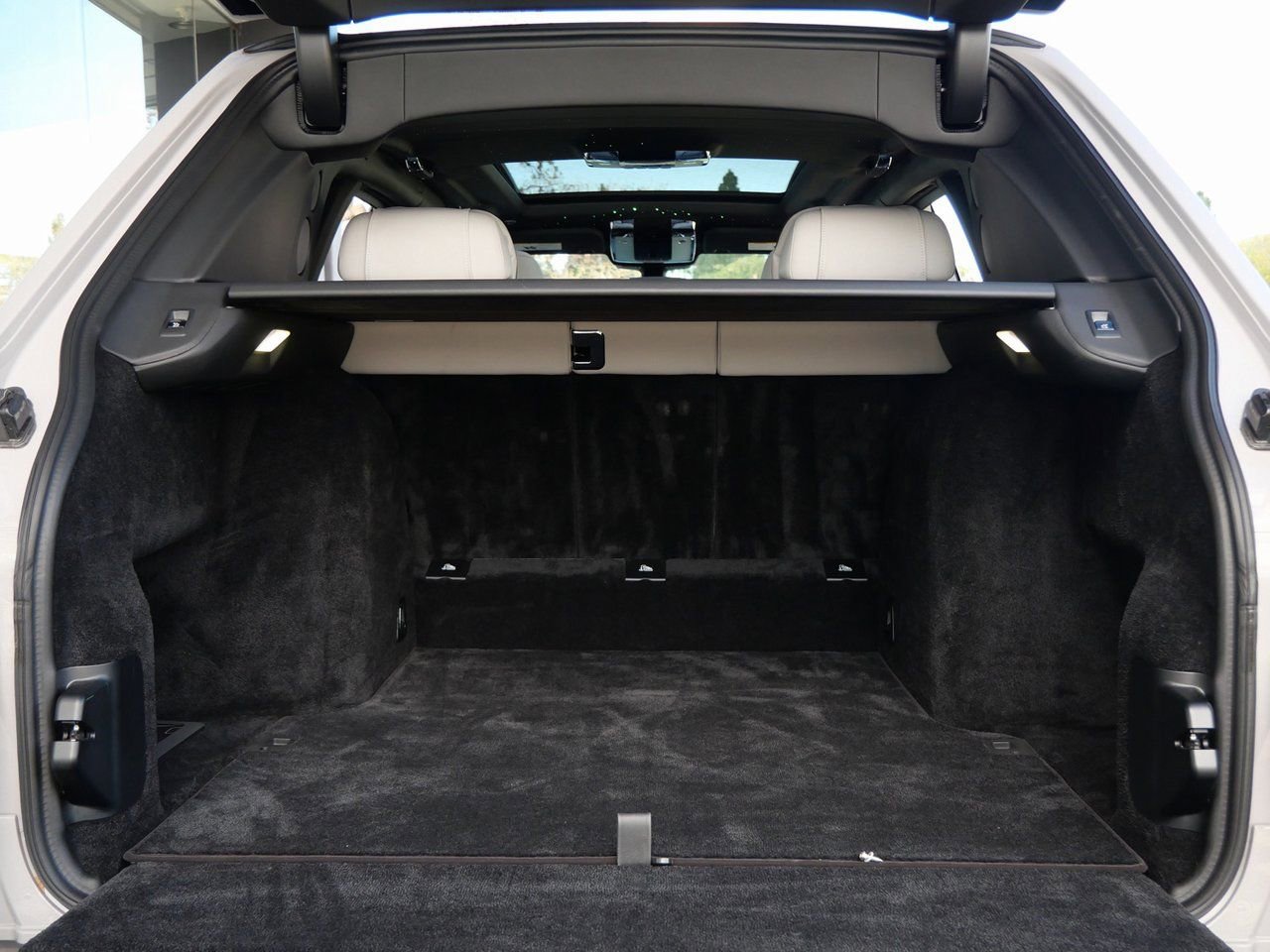 Used 2021 Rolls-Royce Cullinan image 27