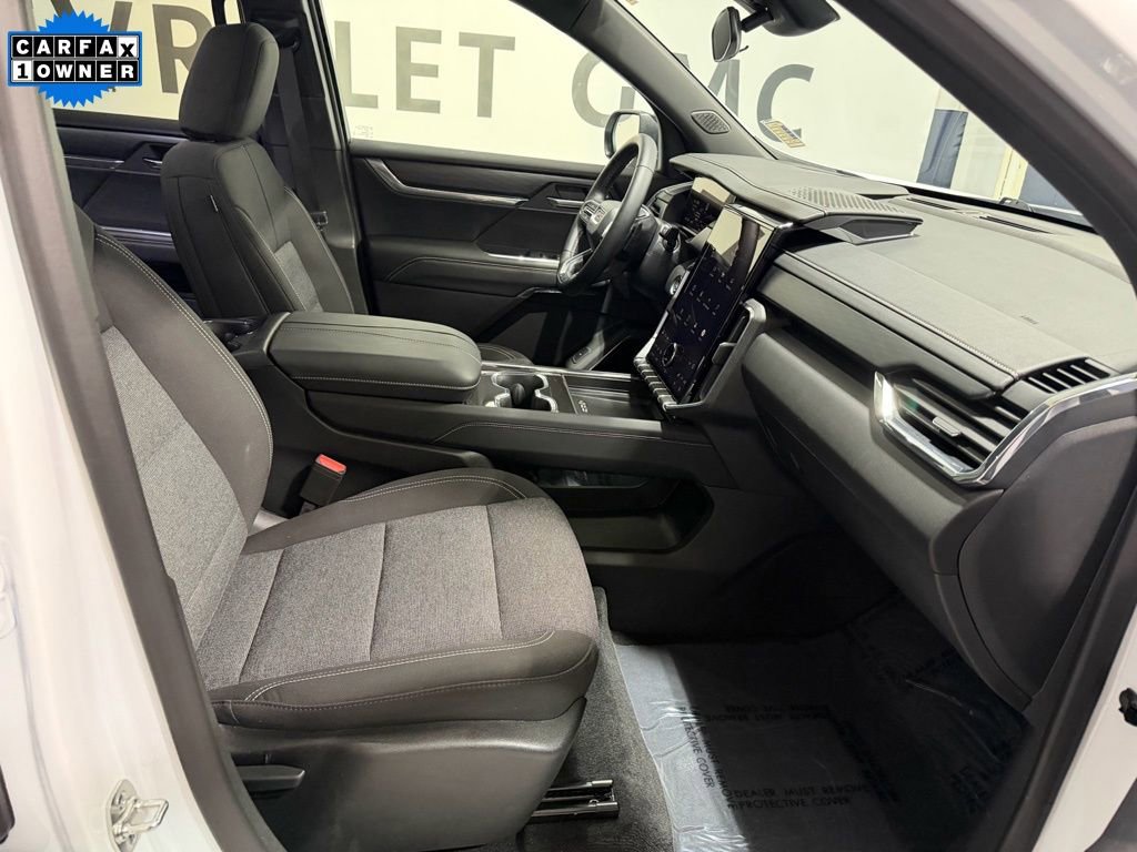 Used 2025 GMC Acadia Elevation image 29