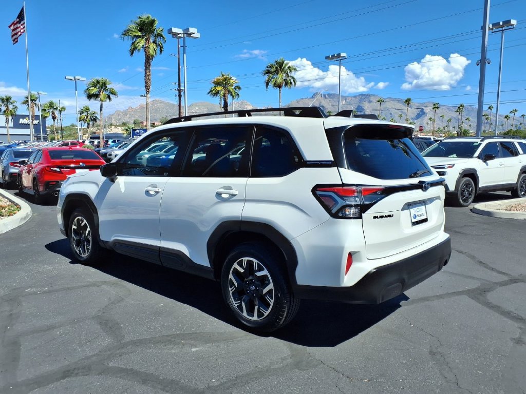 Used 2025 Subaru Forester Premium AWD/4WD image 12