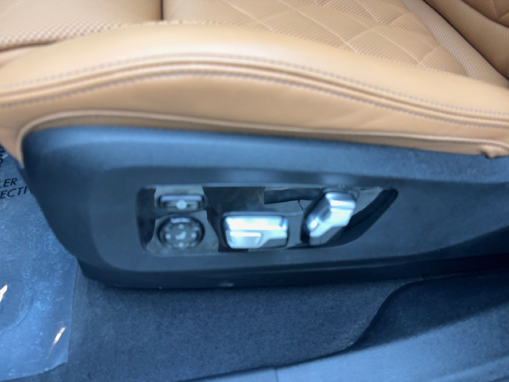Used 2026 BMW X6 xDrive40i AWD/4WD image 33