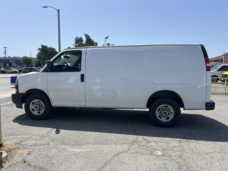 Used 2023 GMC Savana 2500 w/ Driver Convenience Package RWD image 4