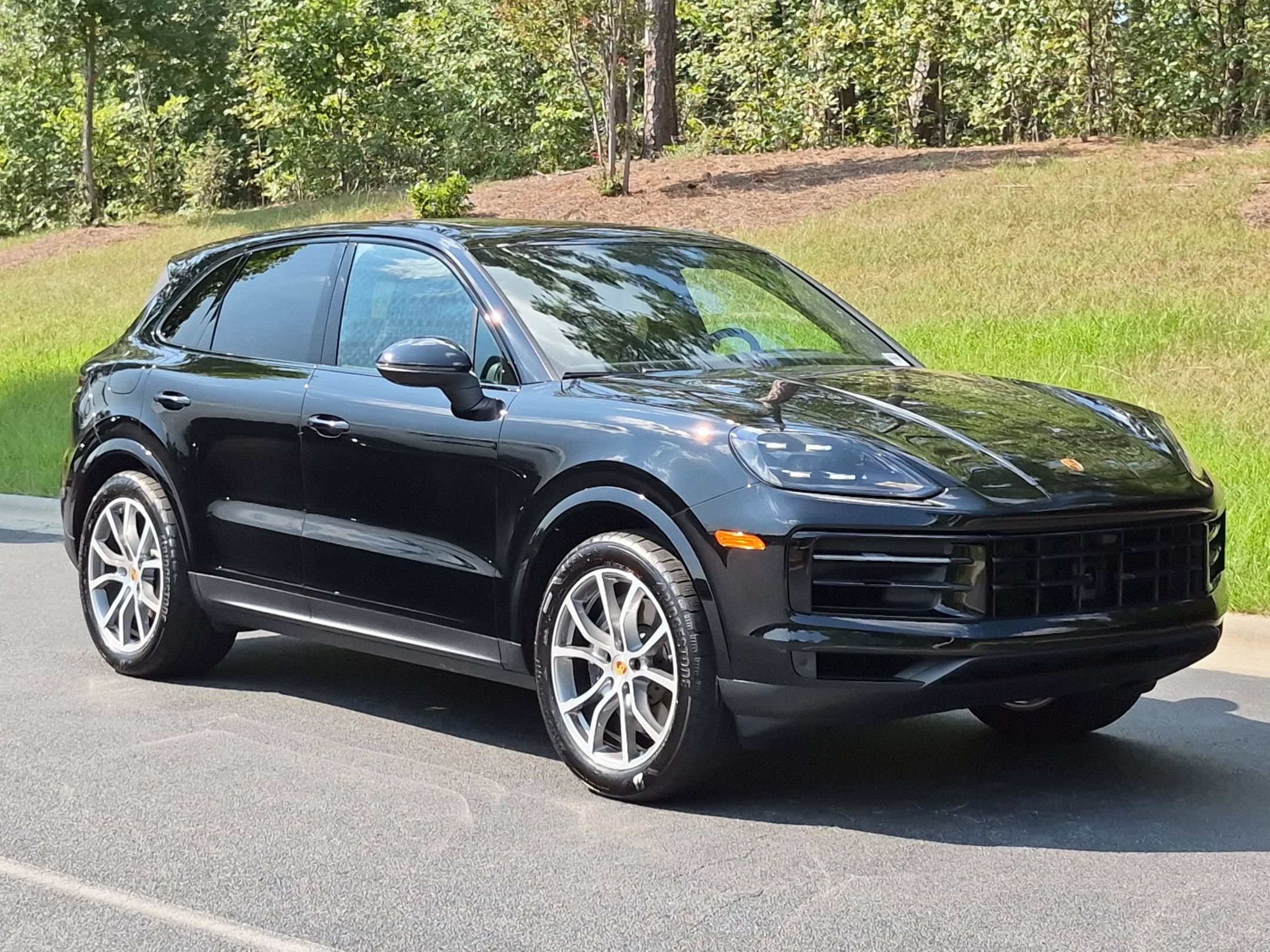 Certified 2024 Porsche Cayenne AWD/4WD image 32