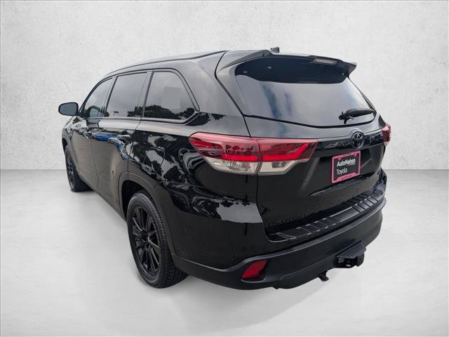 Used 2019 Toyota Highlander SE FWD image 8