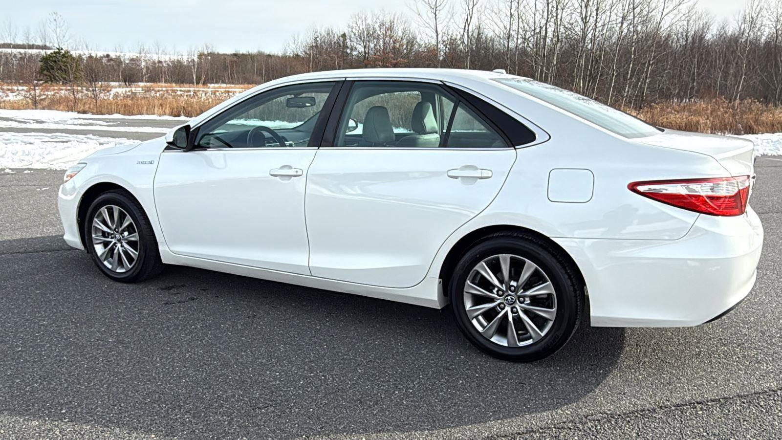 Used 2016 Toyota Camry XLE image 11