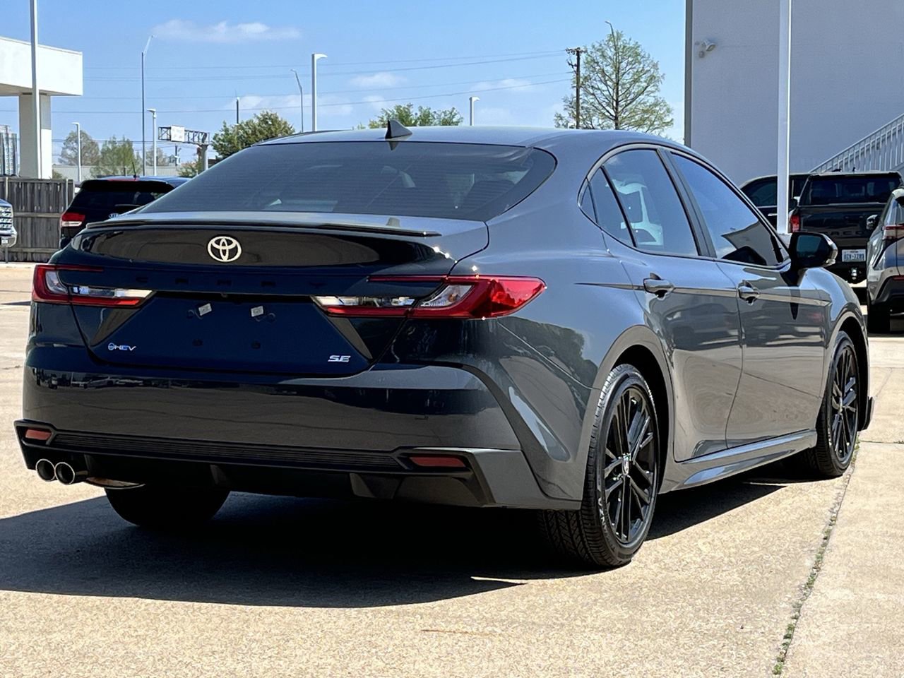 Used 2026 Toyota Camry SE w/ Convenience Package image 4