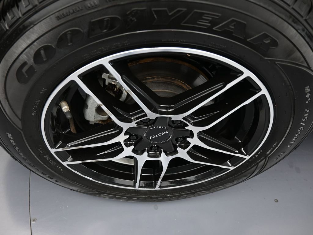 Used 2023 Toyota Corolla Cross L image 39