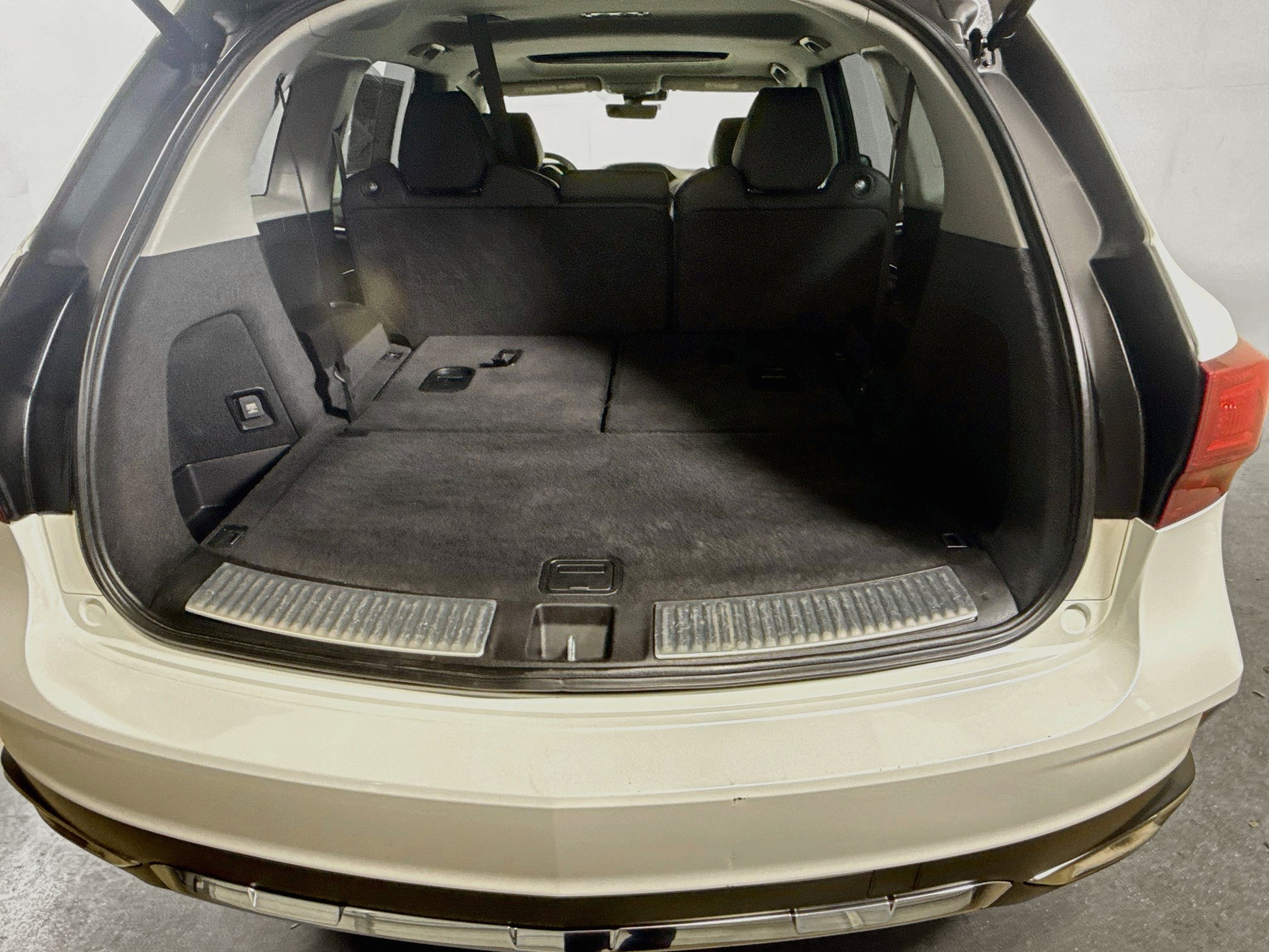Used 2020 Acura MDX SH-AWD image 24