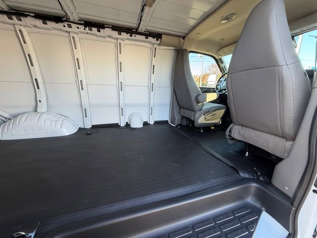 New 2025 Chevrolet Express 3500 w/ Driver Convenience Package image 33