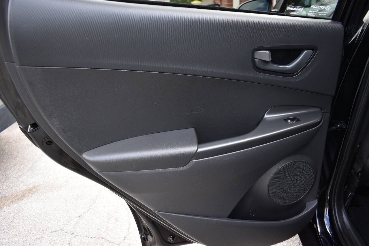 Used 2023 Hyundai Kona SEL FWD image 13