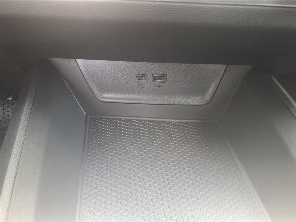 New 2027 Chevrolet Equinox LT w/ Convenience Package II FWD image 21