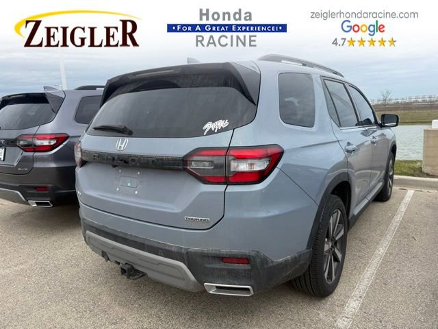 Used 2024 Honda Pilot Touring image 2