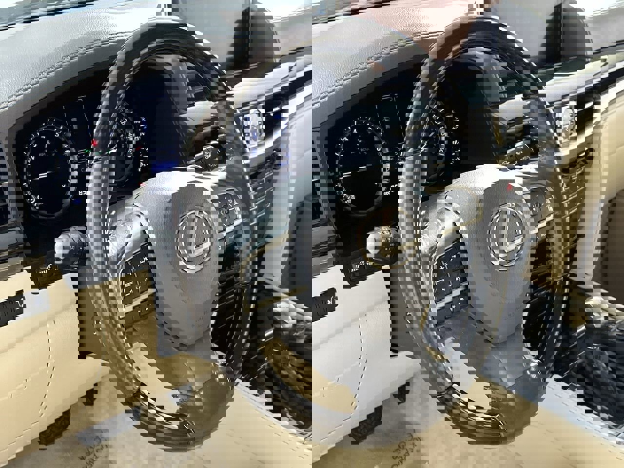 Used 2018 Lexus LX 570 4WD image 14