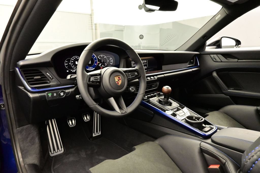 New 2026 Porsche 911 Carrera T RWD image 4