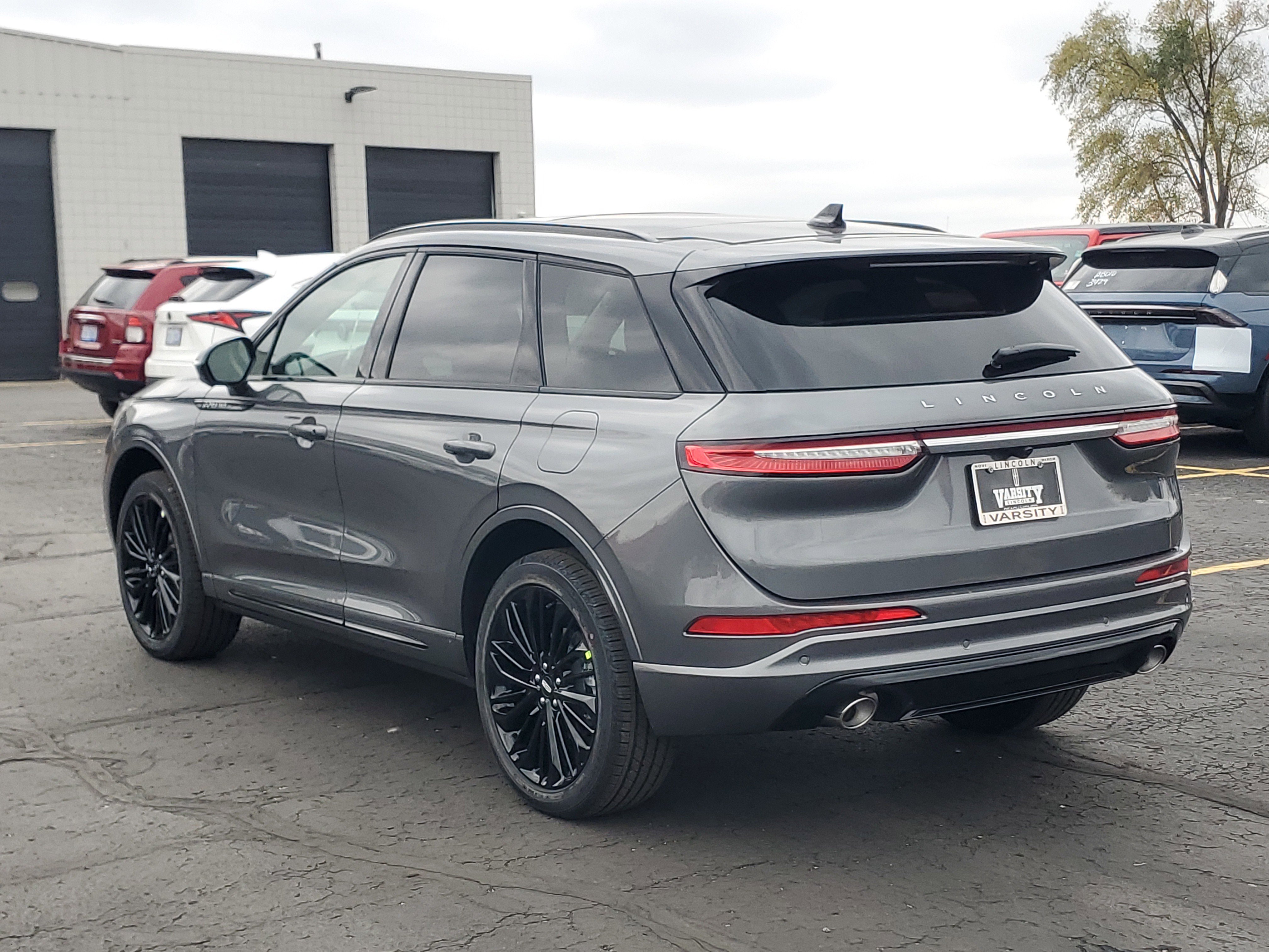 New 2026 Lincoln Corsair Reserve w/ Jet Appearance Package image 3